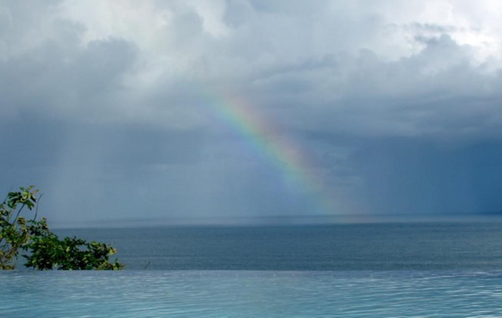 Being Villa Plymouth Bagian luar foto