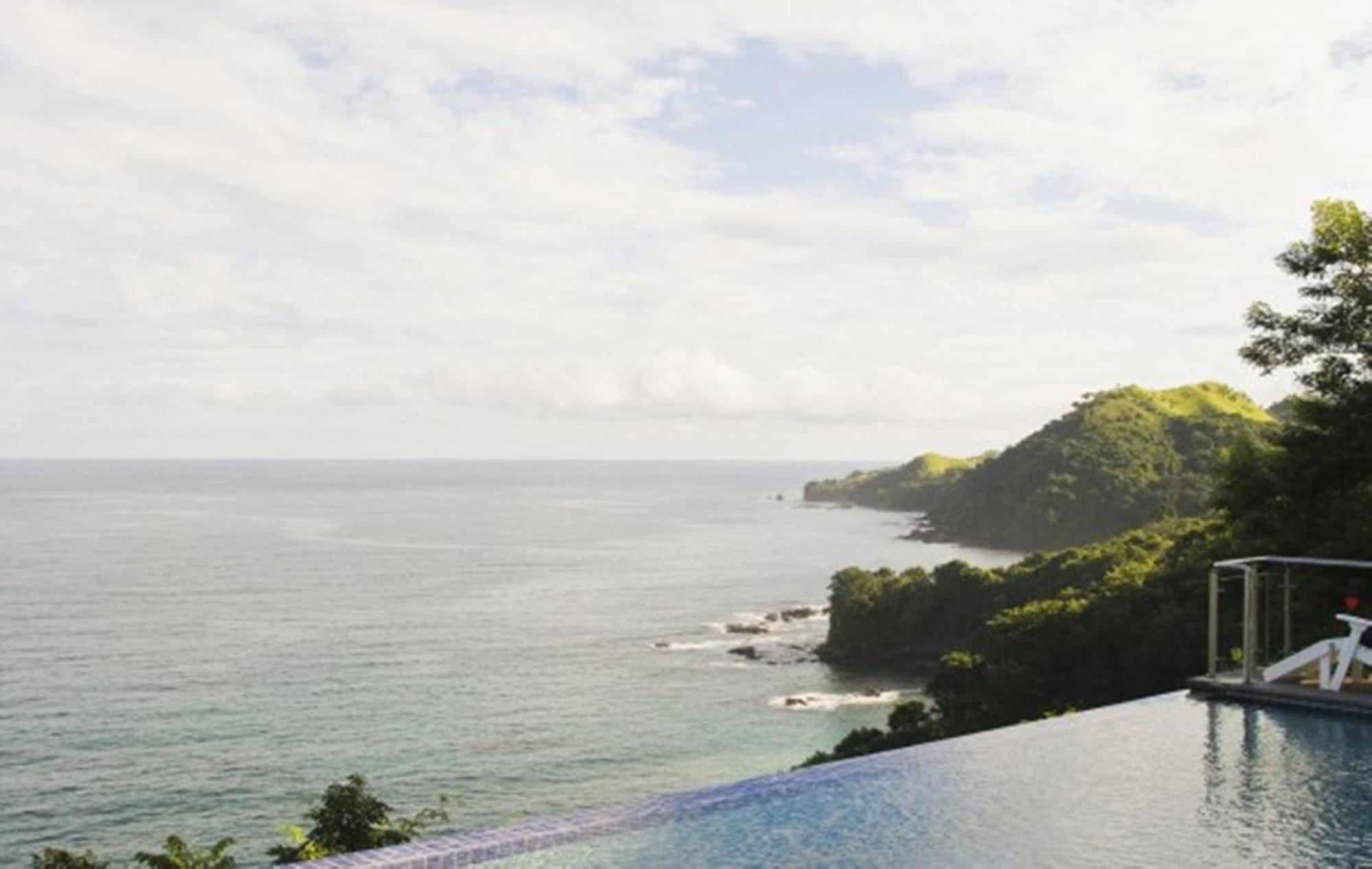 Being Villa Plymouth Bagian luar foto